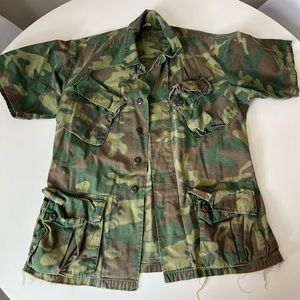 Genuine Army fatigue vintage shirt: short sleeve camo